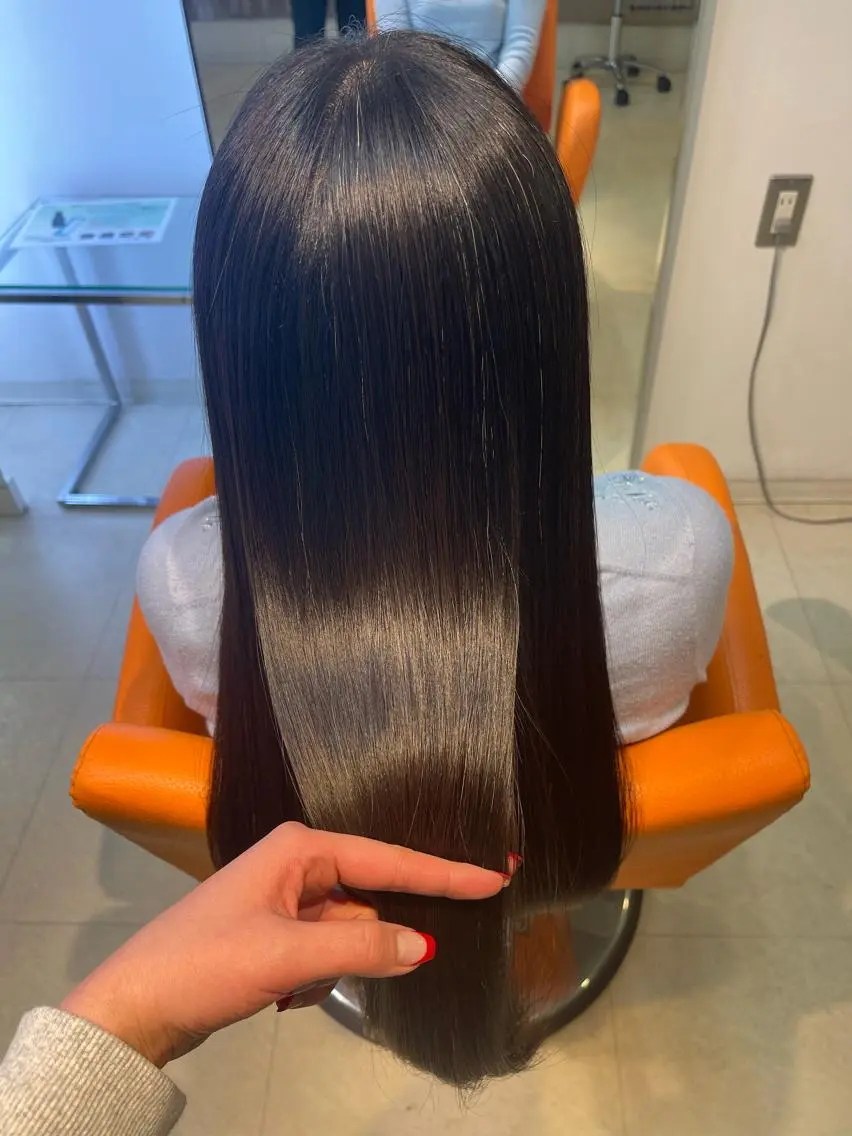 ロング カラー 鶴﨑 美優亜のヘアスタイル
