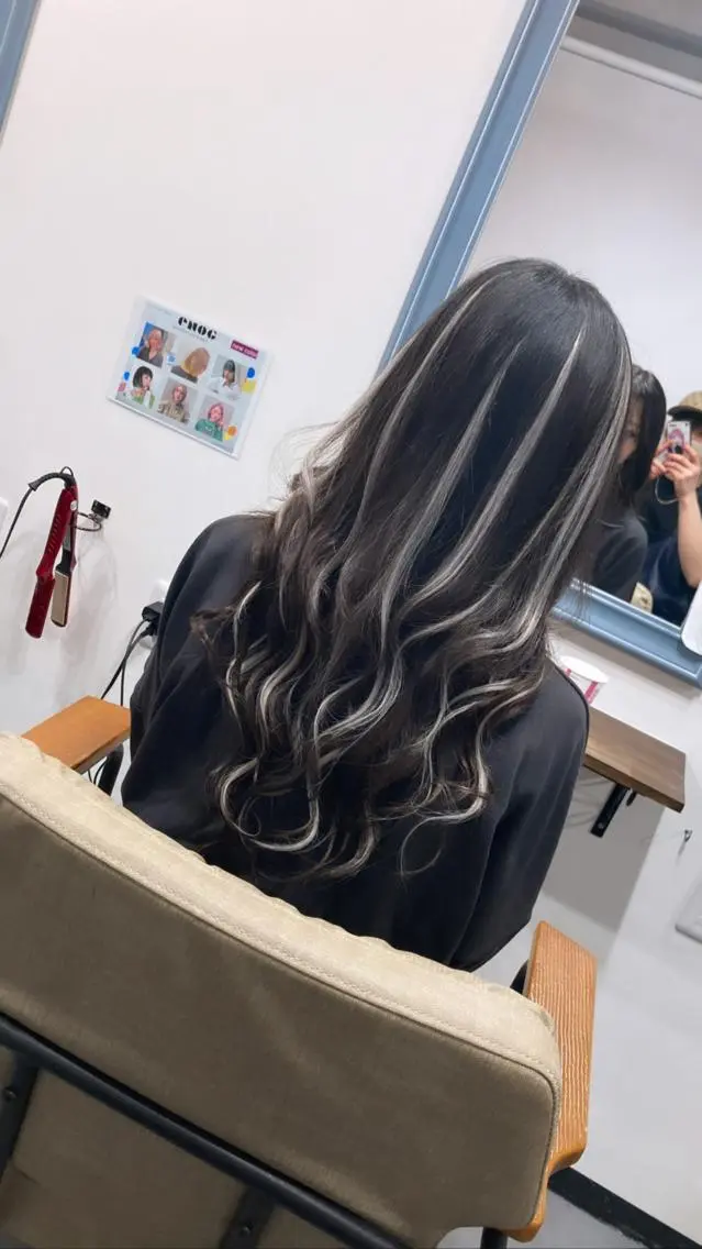 ロング エクステ ハイライト エクステ Sherry大国町 HIKARUのヘアスタイル