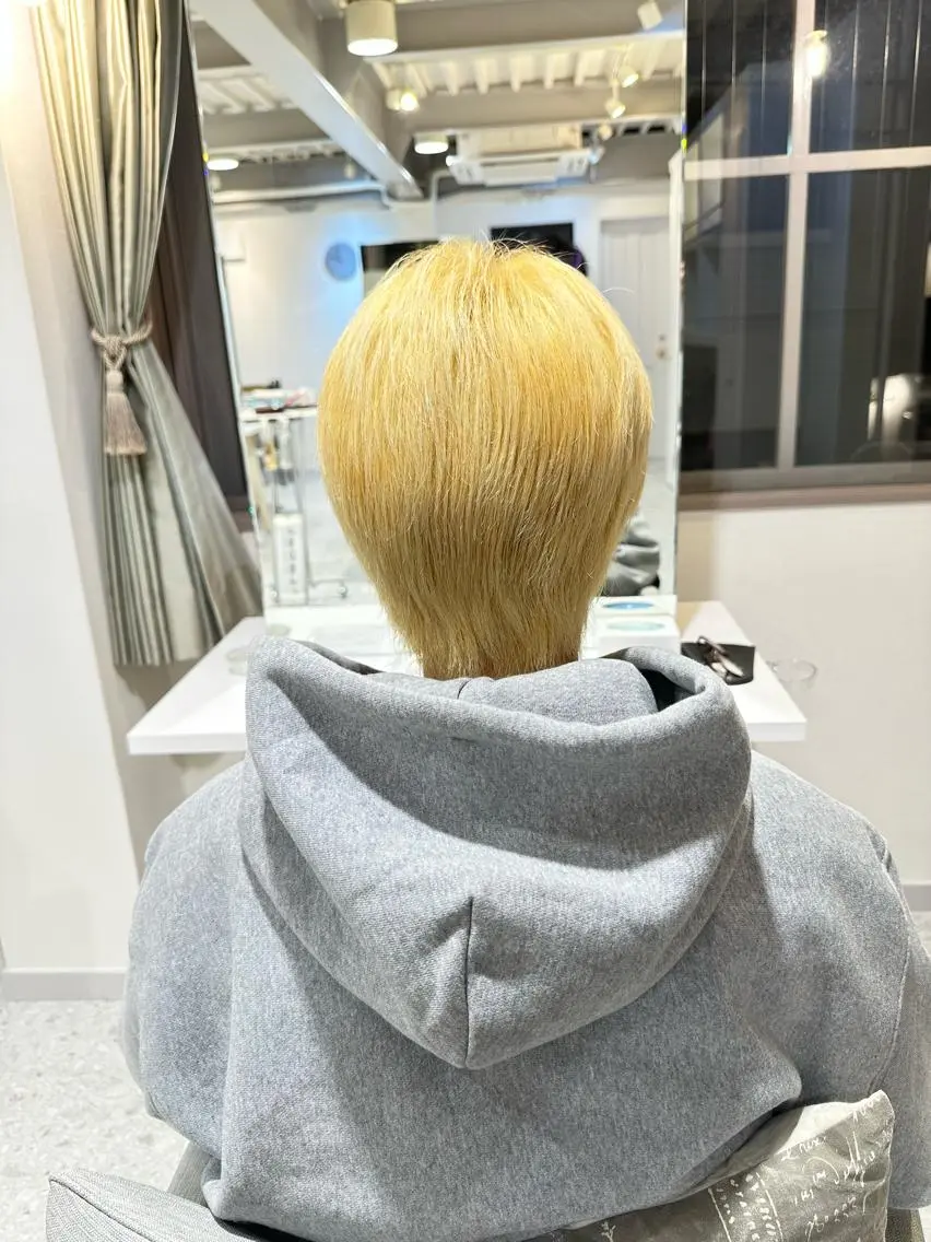 ショート カラー メンズ 抜きっぱなしブロンド ブロンド 馬渕 拓海のヘアスタイル