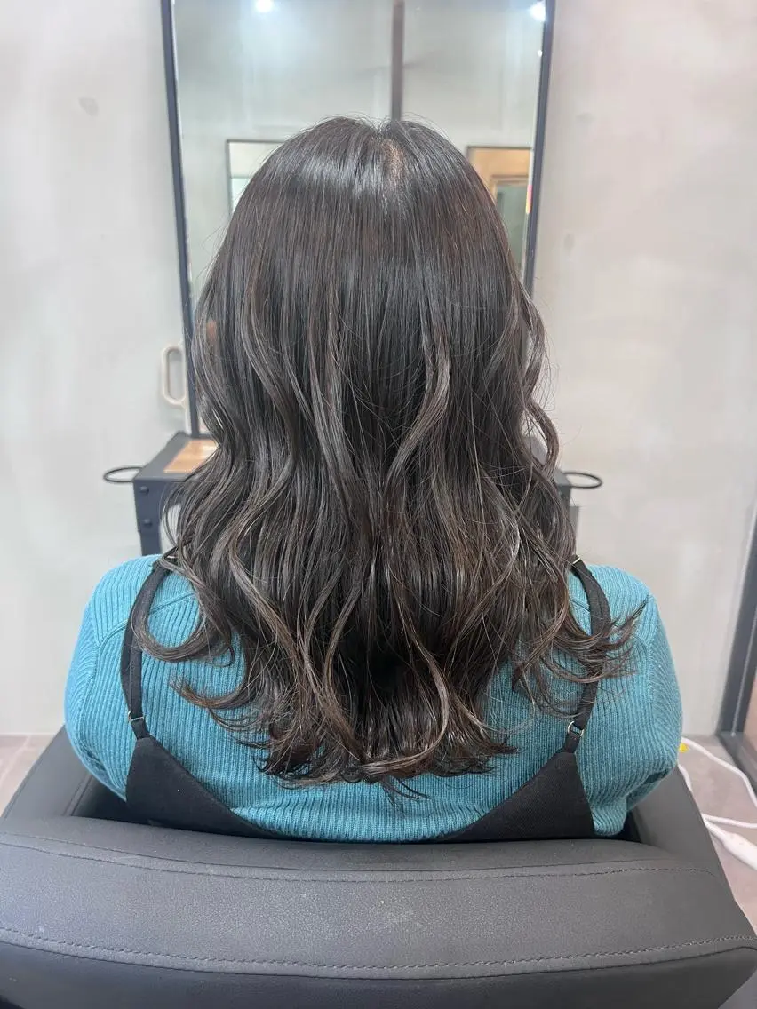 セミロング カット ヘアカラー トリートメント Cecilhair なんば店    岩川のヘアスタイル