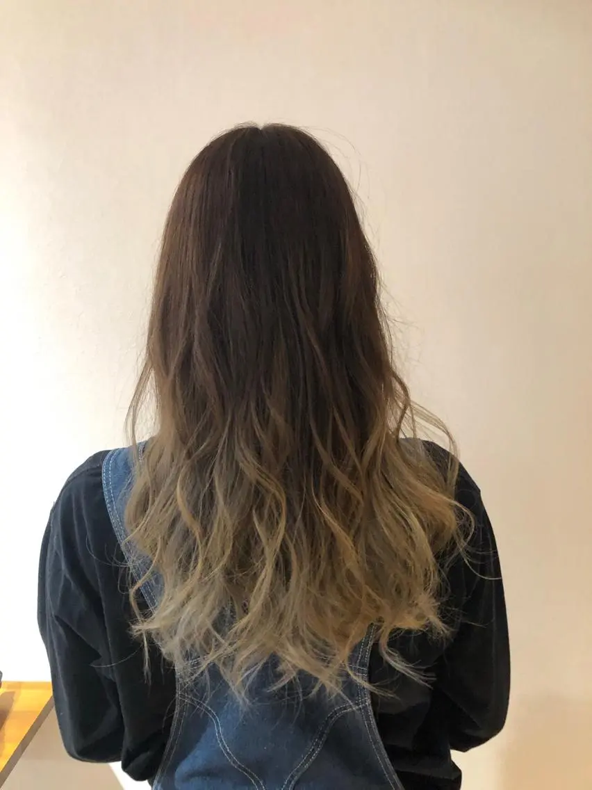 ロング カラー ヘアアレンジ ブリーチ グラデーションカラー カット ヘアカラー トリートメント 吉田 俊輔のヘアスタイル