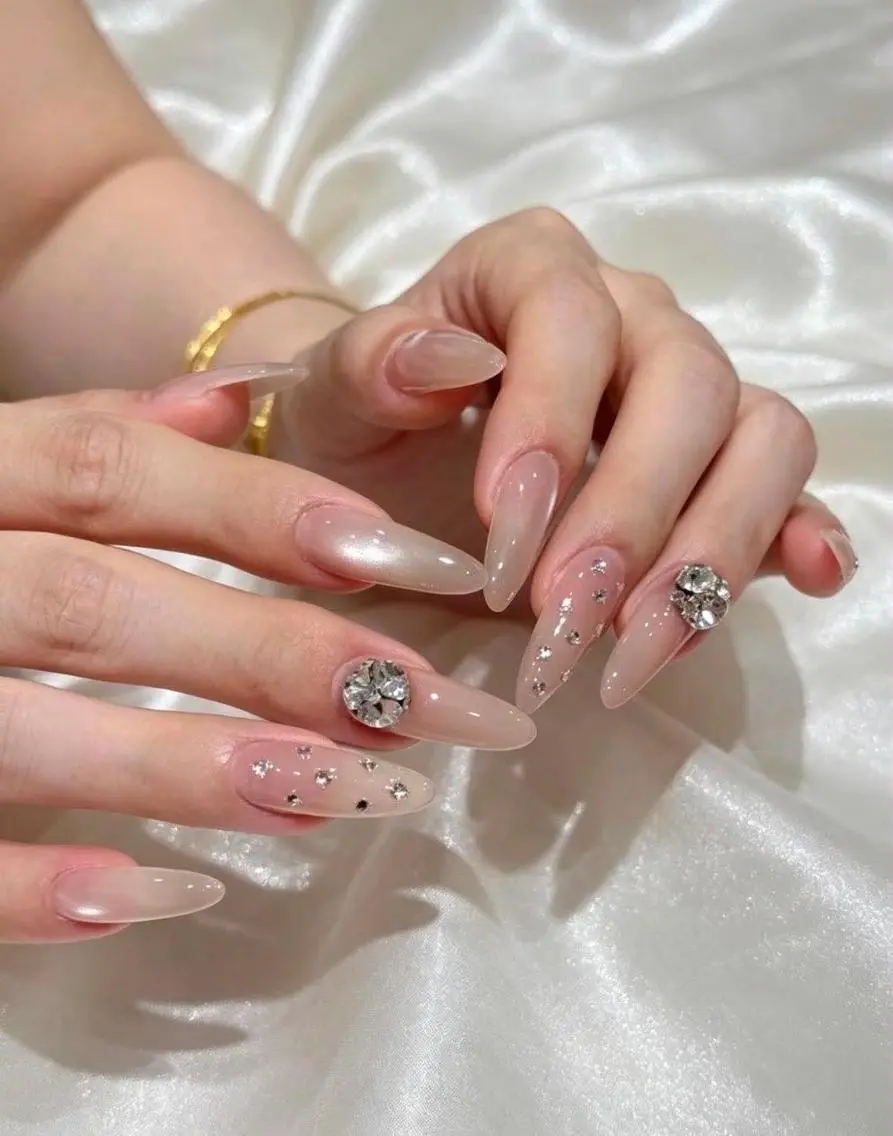 ネイル アートネイル チークネイル ドット フットネイル フレンチネイル Mika Nails 心斎橋のネイルデザイン