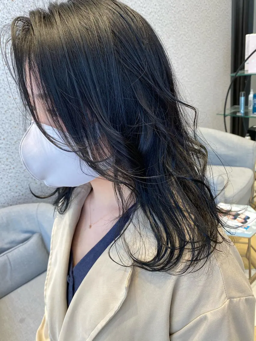セミロング カラー ブルーカラー ブルーグレー カット ヘアカラー トリートメント ヘアセット 💜髪質改善美髪💜 星野清光のヘアスタイル