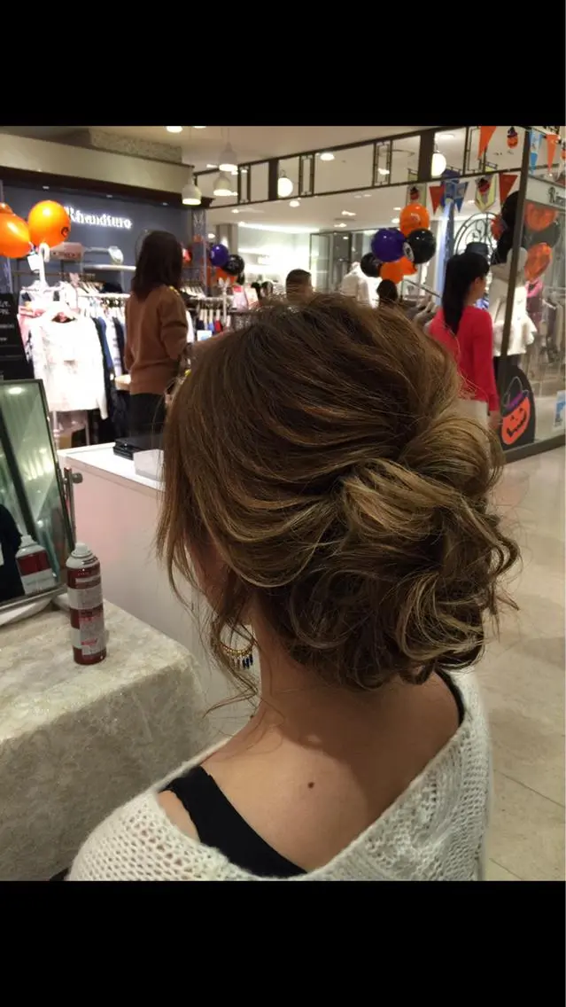 セミロング ヘアアレンジ ヘアセット 吉本 yoshimotoのヘアスタイル
