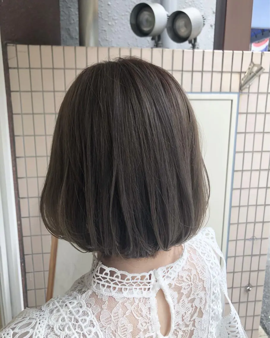 ミディアム カラー グレージュ ヘアカラー 西村 有紗のヘアスタイル