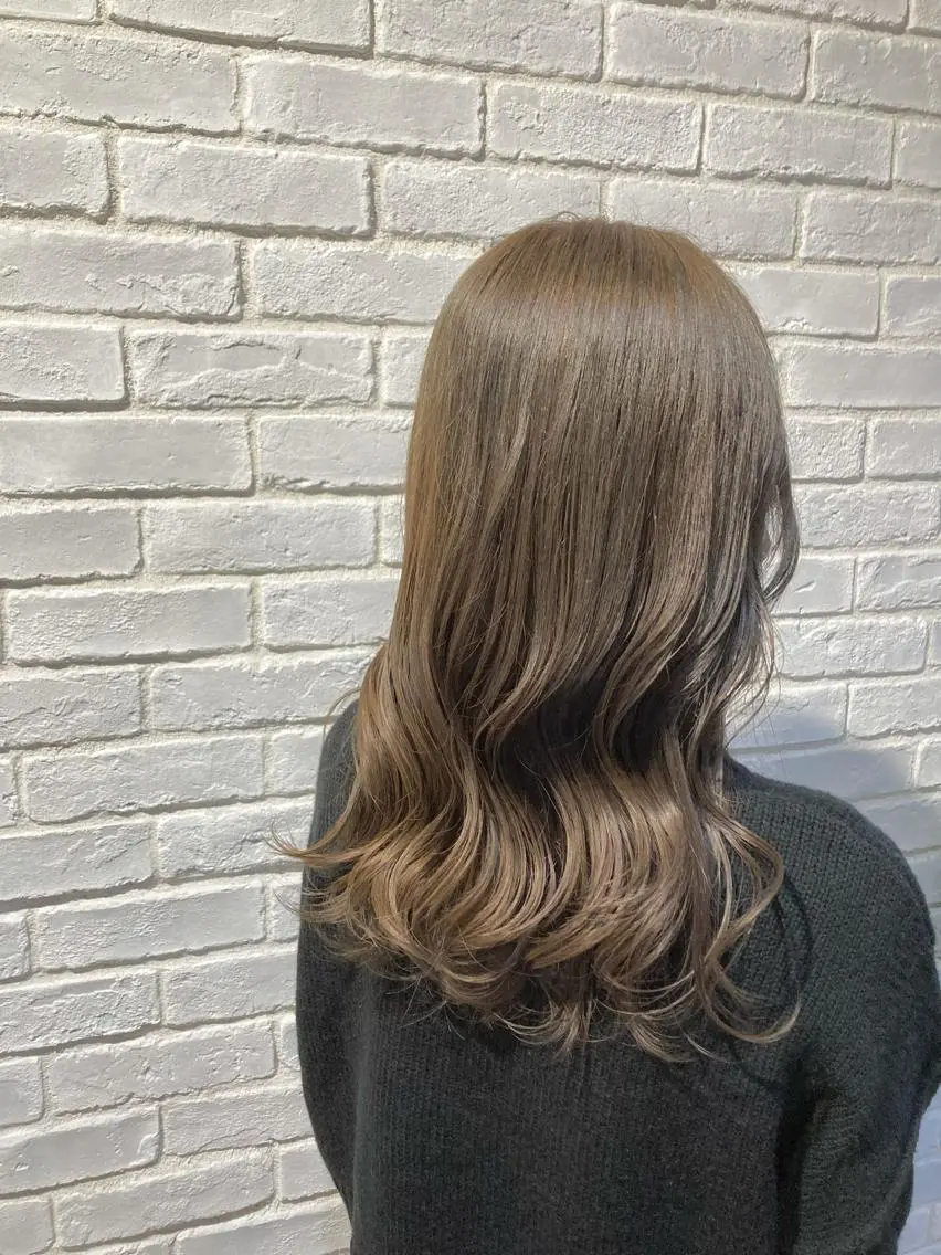 カラー 和田 真依のヘアスタイル