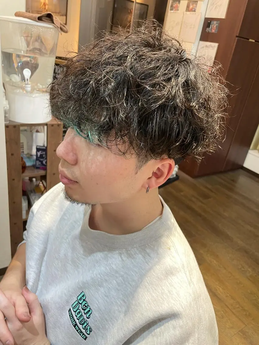 パーマ メンズ CURE 朱梨のマツエク・マツパデザイン