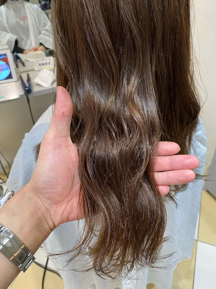 ロング カラー ブリーチ グレージュ ブリーチなしカラー トリートメント 💜髪質改善美髪💜 星野清光のヘアスタイル