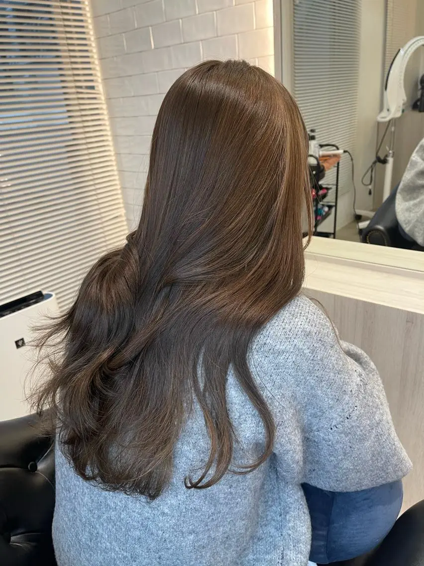 ロング カラー カット ヘアカラー トリートメント emi/髪質改善/ 韓国風/艶カラーのヘアスタイル