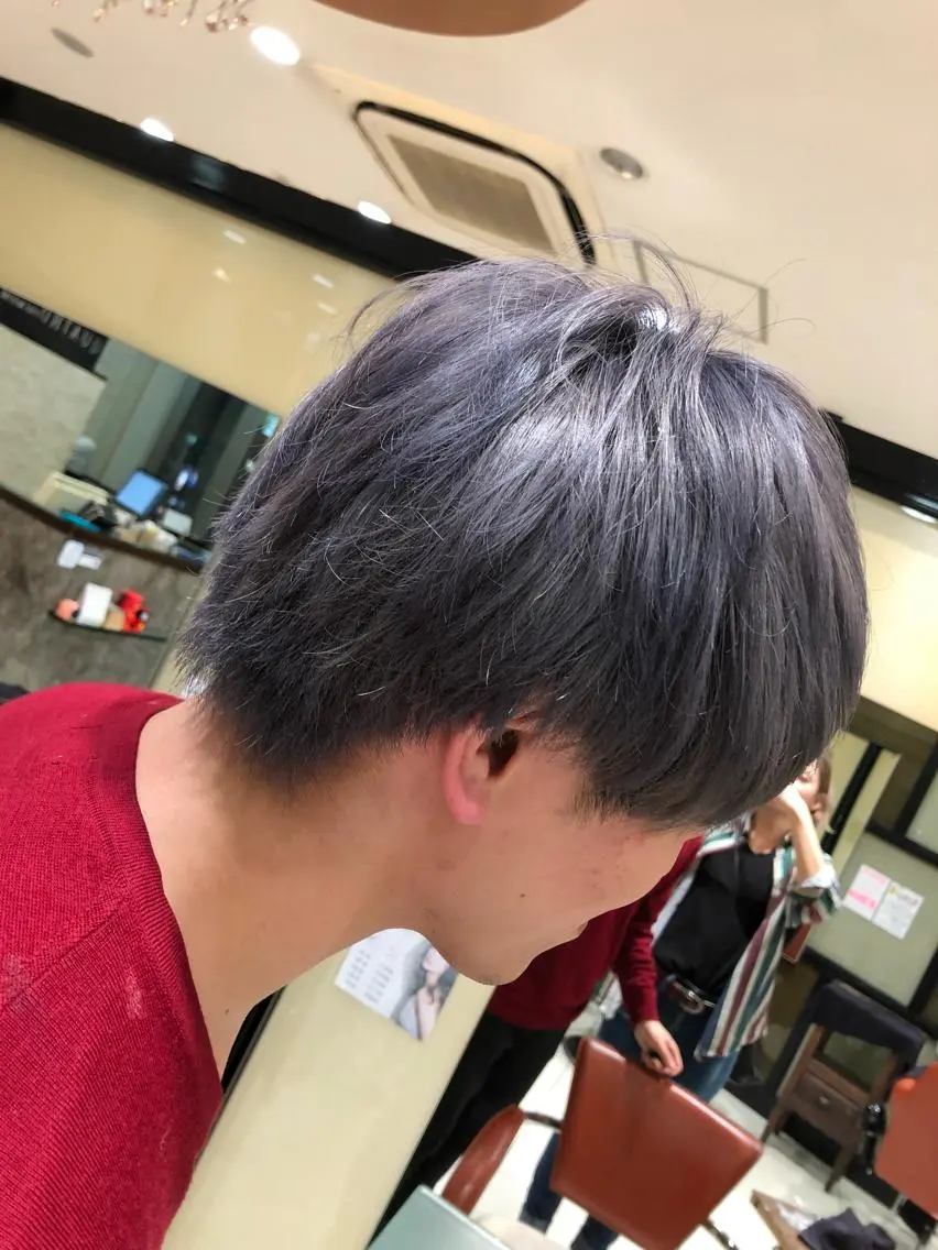 ショート カラー メンズ メンズブリーチ アッシュ アッシュグレー ブリーチ ヘアカラー トリートメント 宮下 愛璃紗のヘアスタイル