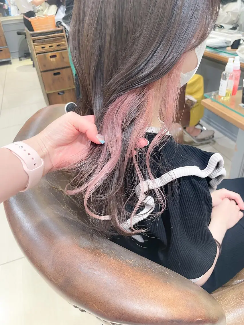 セミロング カラー インナーカラー ピンクカラー ヘアカラー ✨カラー支持No.1 🧸ワキ カナコ🧸のヘアスタイル