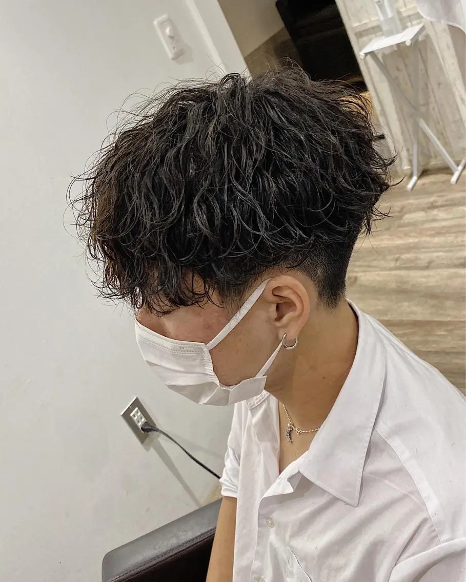 ショート パーマ メンズ 原田 涼矢のヘアスタイル