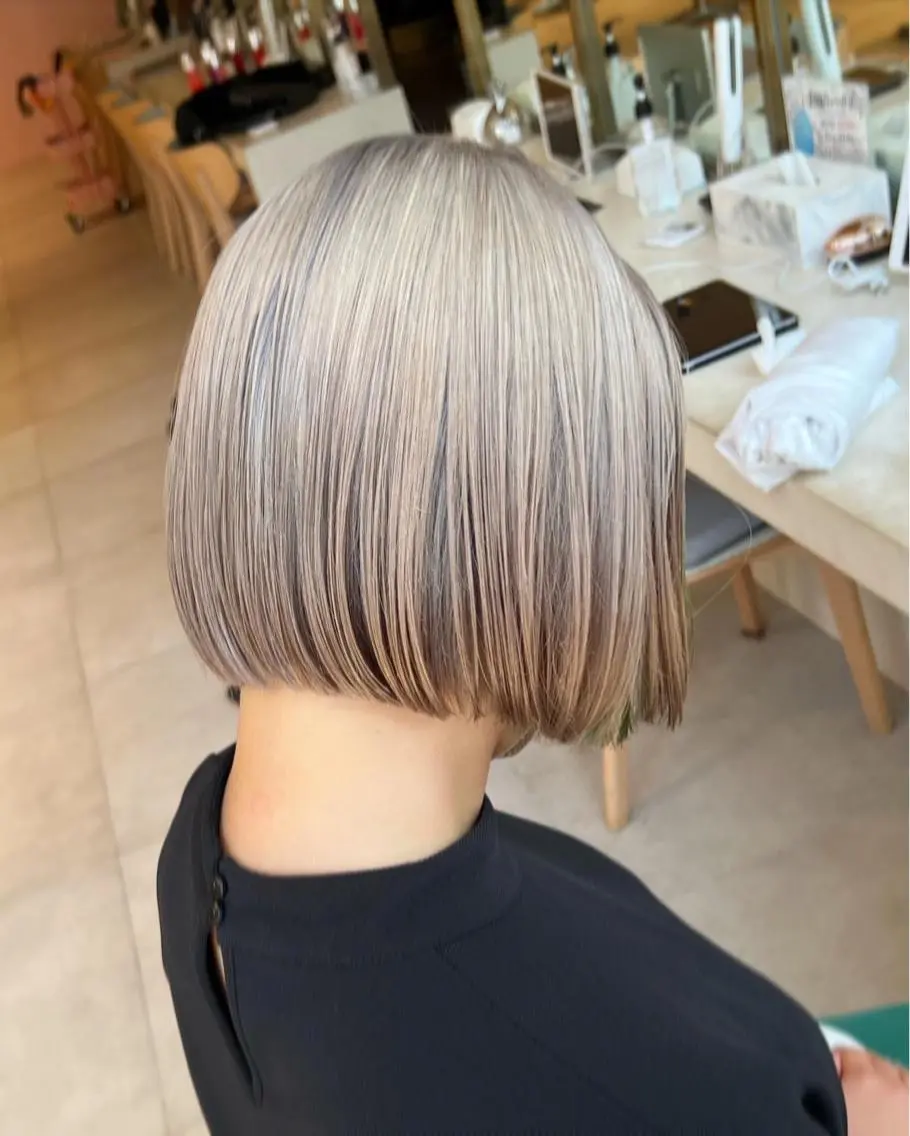 ショート カラー ヘアアレンジ ベージュカラー 透明感カラー グレージュ ボブ カット ヘアカラー トリートメント レイヤー専門家 ダブルカラー修のヘアスタイル