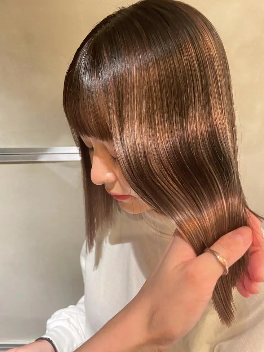 ミディアム カラー ハイライトカラー ハイライト 大人girly🛋️ 🤍yukakoのヘアスタイル
