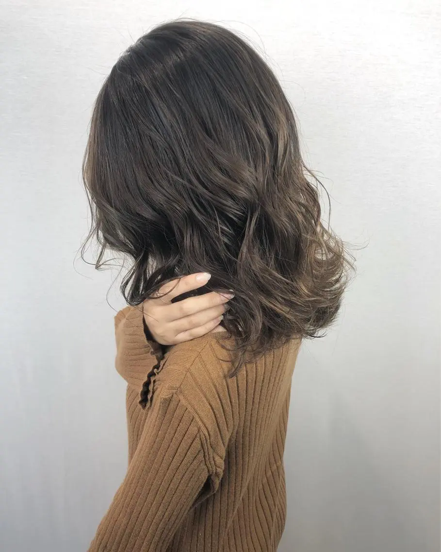 セミロング カラー バレイヤージュ グラデーションカラー ハイライトカラー ハイライト レイヤーカット 🤍2nd🤍田所 美希のヘアスタイル