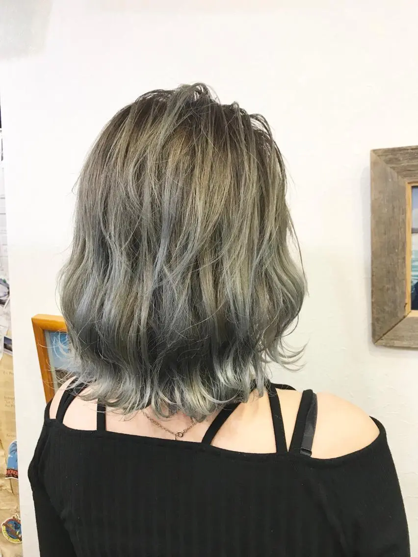 ミディアム カラー ブルーカラー ブルージュ ミント かきあげバング 店長担当🌟 矢吹ガブリエル🌟のヘアスタイル