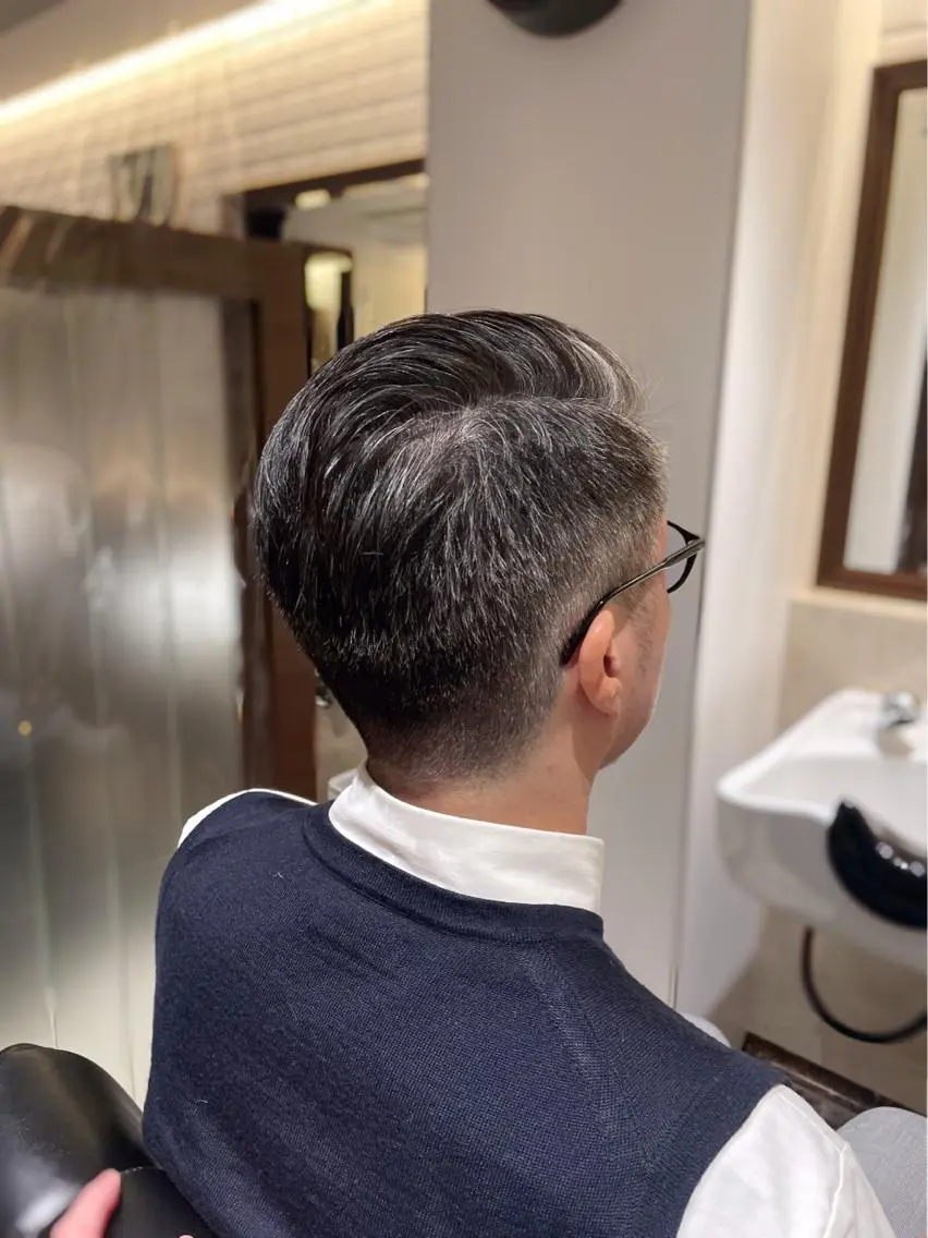 ショート パーマ メンズ フェードカット カット パーマ 岡崎 隆晟のヘアスタイル