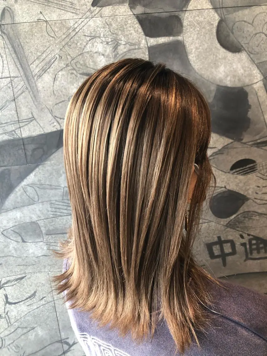 ミディアム ボブ ハイライト カット ヘアカラー ハイライトバレイヤー ジュ&縮毛矯正✨櫻野のヘアスタイル