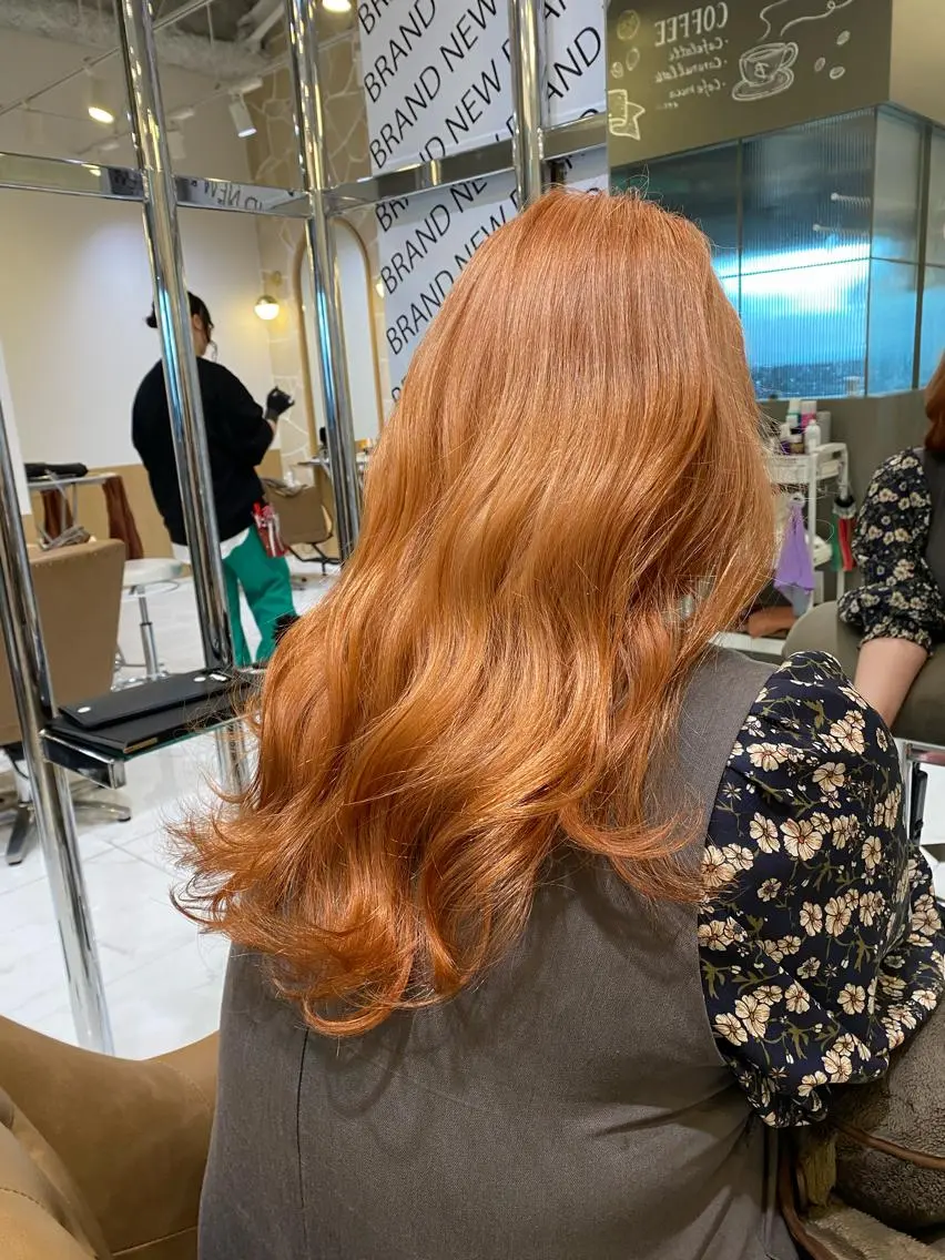 ロング カラー ブラウンカラー オレンジ オレンジブラウン 坂井 茅聖のヘアスタイル
