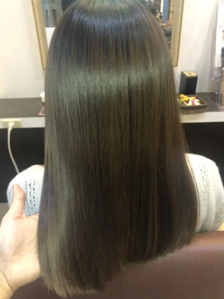 カラー ロング 髪の病院 ルーミールームのヘアスタイル