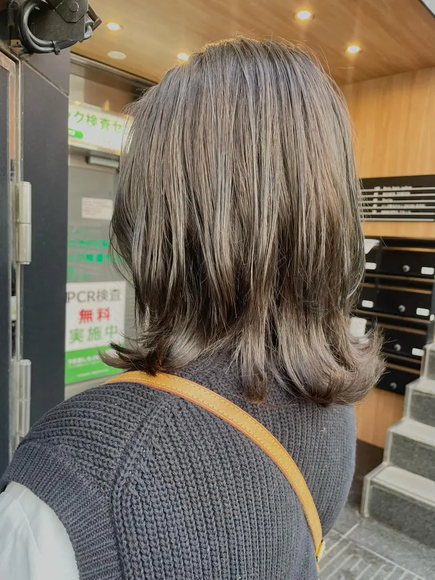 ミディアム カラー グレージュ カット ヘアカラー カウンセリング重視 🌿Tsuyukiのヘアスタイル