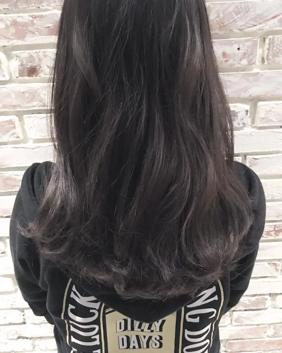 ロング カラー グレージュ 【渋谷で人気】艶髪× 髪質改善/ツヤカラーのヘアスタイル