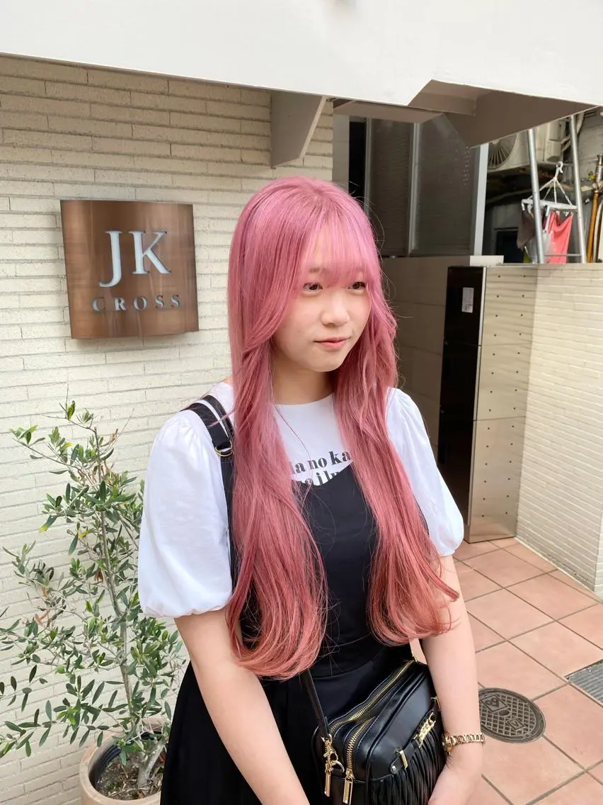 ロング カラー ブリーチ ピンクカラー ヘアカラー ハイトーンカラー 🍬Rinka🍬のヘアスタイル