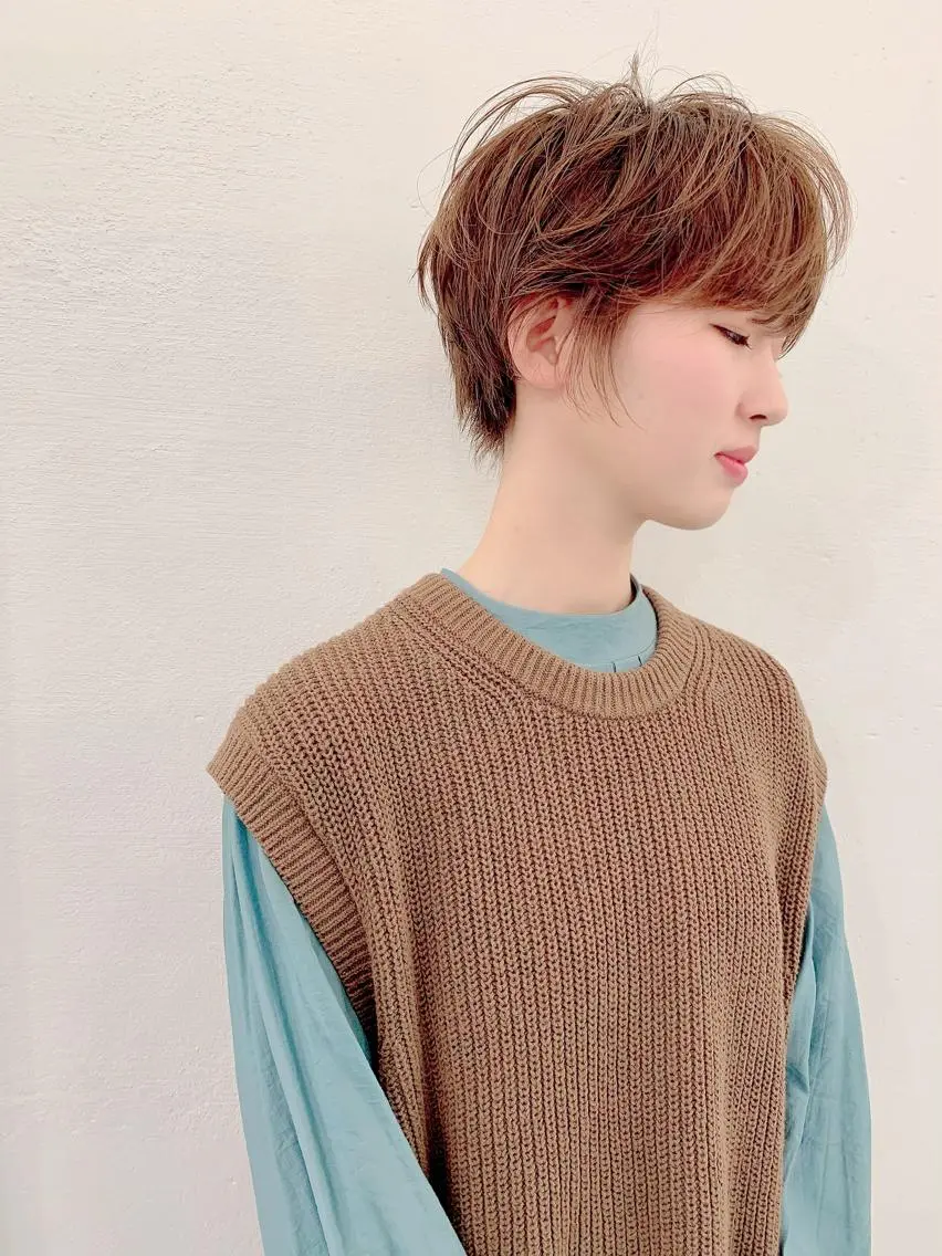 ミディアム ボブ 髪質改善 韓国風ヘア シースルーバング 小顔カット カット ヘアカラー トリートメント 🌹ハッシュカット、 レイヤー韓国ヘア🌹のヘアスタイル