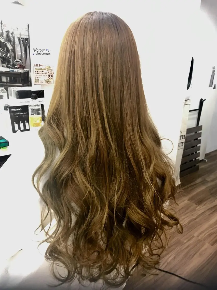 ロング カラー ヘアカラー トリートメント 正木 彩音のヘアスタイル