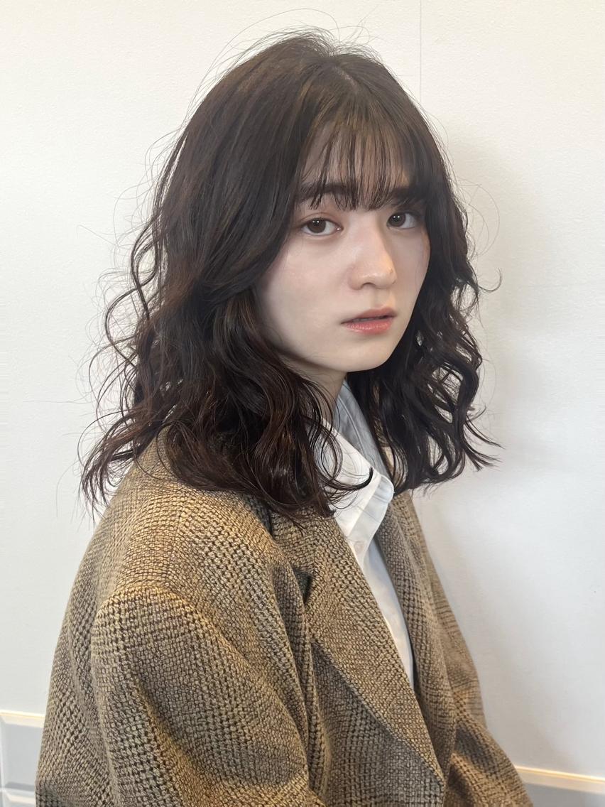 セミロング パーマ 南 優衣のヘアスタイル