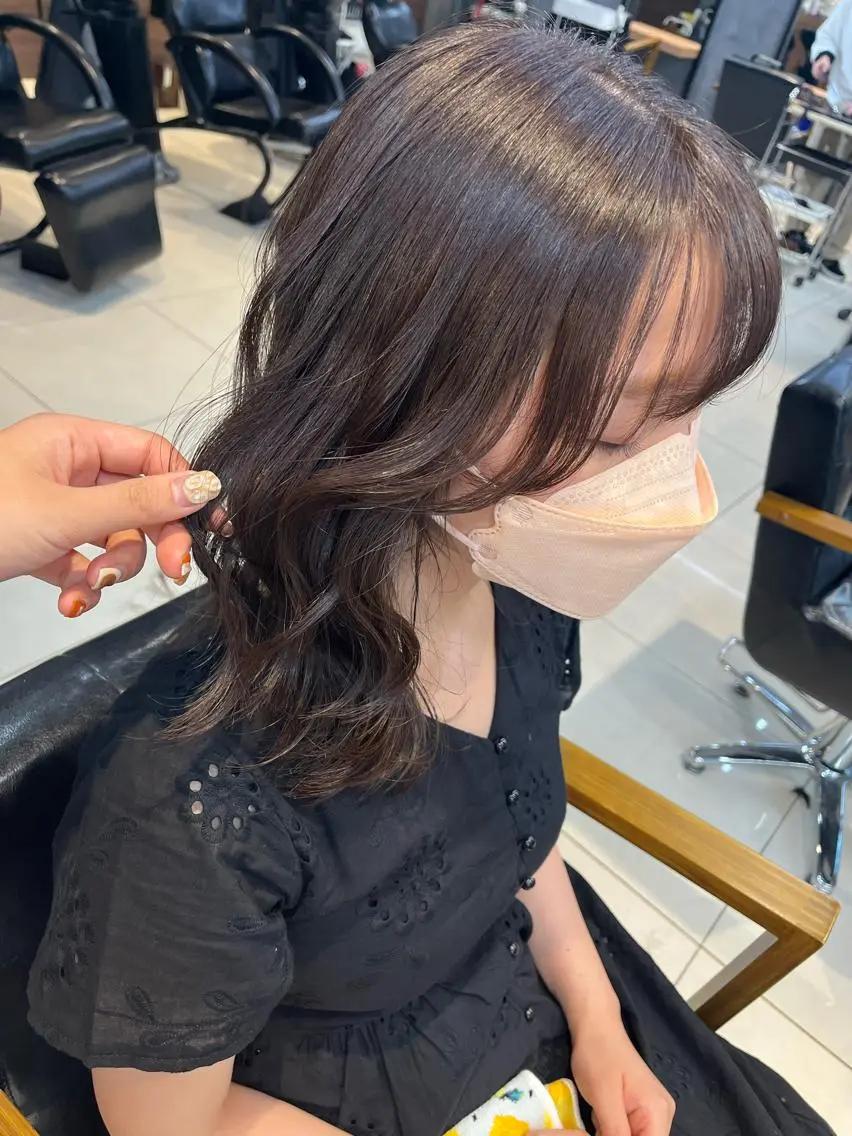 ミディアム カラー ヘアアレンジ キッズ ネイル マツエク・マツパ アイブロウ 透明感カラー🤎 ゆりのヘアスタイル