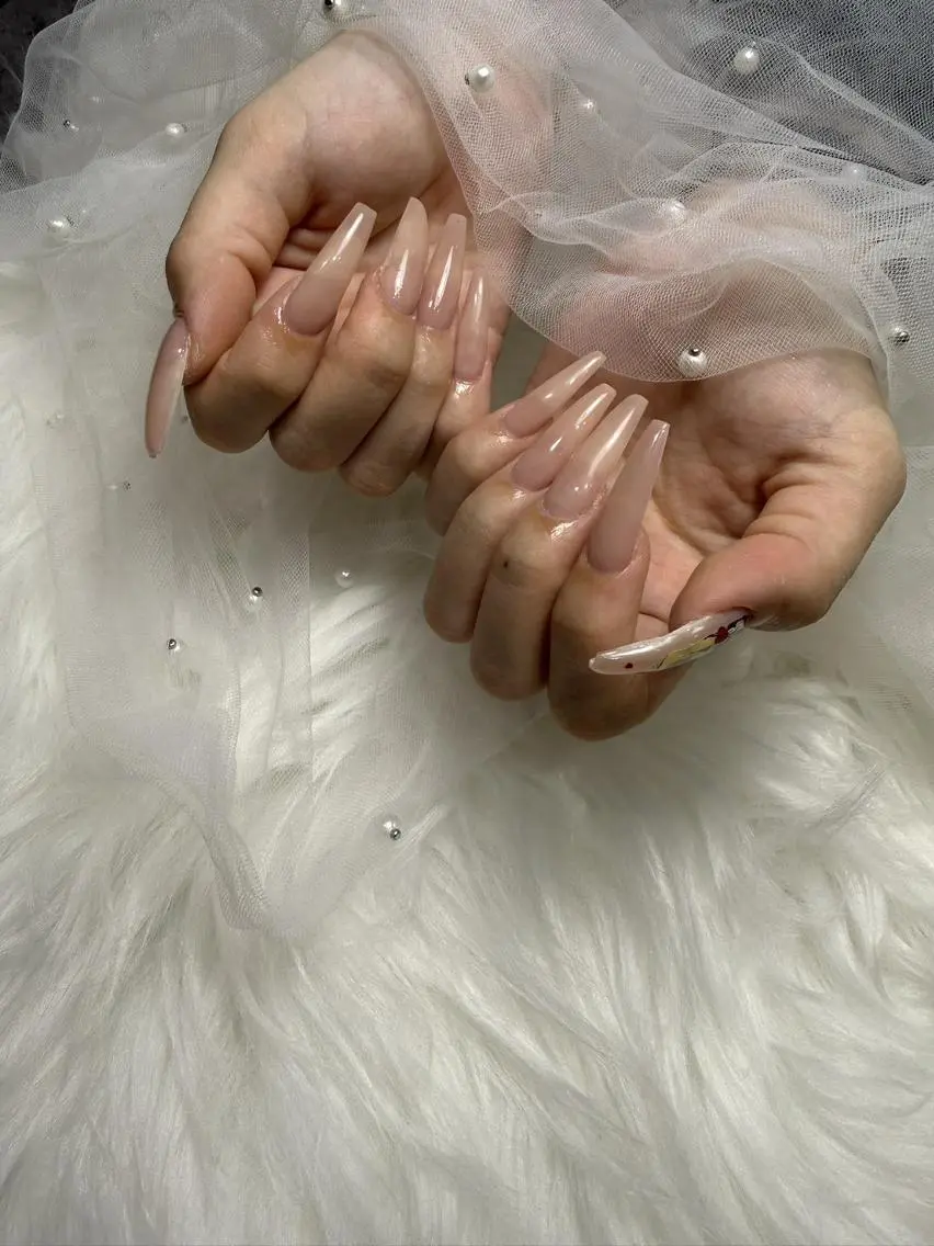 ネイル PEEKABOO 旧:momo京橋のネイルデザイン