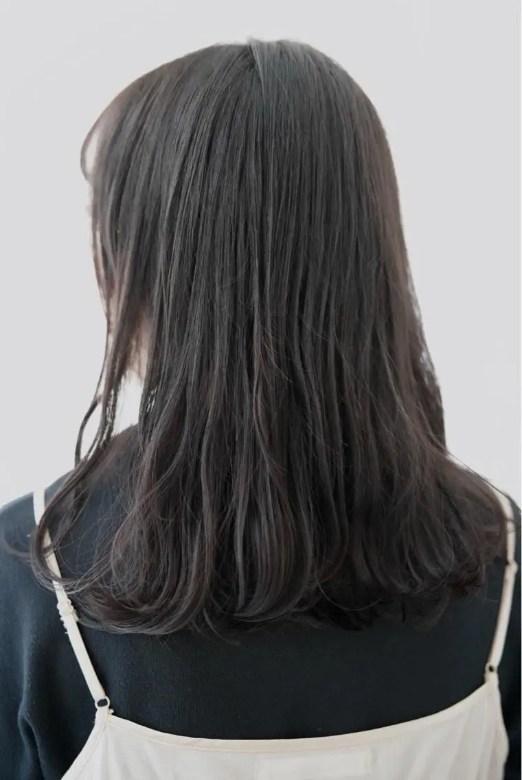 セミロング カラー fio マナミのヘアスタイル