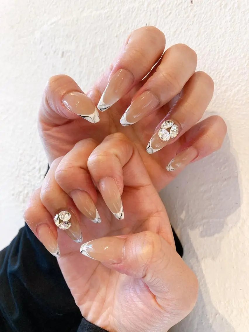 ネイル ストーンネイル ハンドネイル Lana nailのネイルデザイン