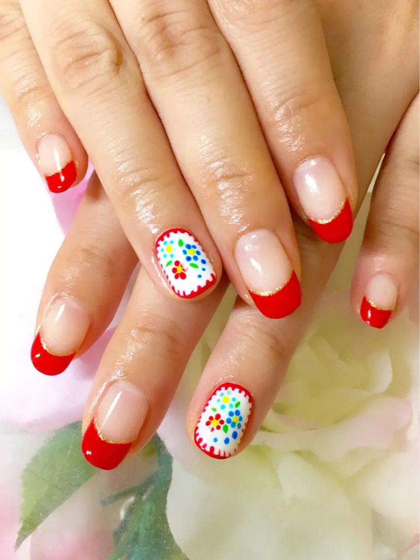 ネイル フットネイル フレンチネイル ジェルネイル 持ち込み パラジェル clover nailのネイルデザイン
