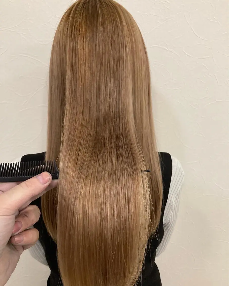 カラー Misirlou Hairのヘアスタイル