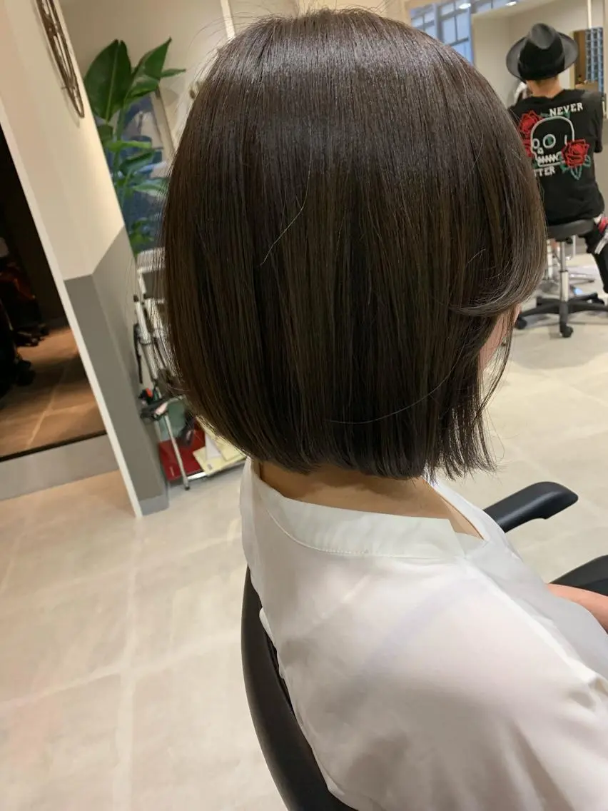 ショート カラー 前下がりボブ アッシュ ブリーチ ボブ モデルさん募集中IT byALBUM八王子のヘアスタイル