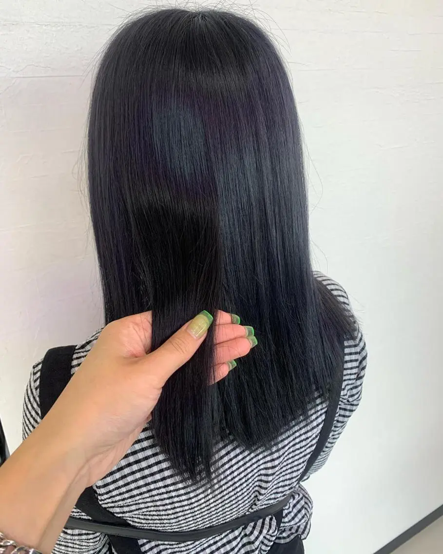 ロング カラー 黒髪 ブルーカラー ブルーブラック ブルージュ ネイビーカラー UNDER vr 【アンダーバー】のヘアスタイル