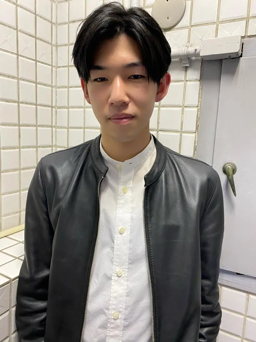 ショート メンズ メンズブリーチ センターパート メンズハイライト メンズインナーカラー メンズパーマ カット 💈メンズ短髪特化 ✂︎伊藤大輝💈のヘアスタイル