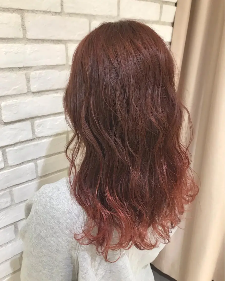 ロング カラー ブリーチ イルミナカラー ブリーチなしカラー 米良 志織のヘアスタイル