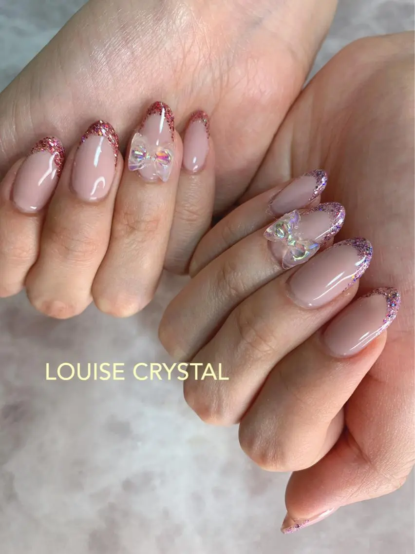 ネイル ハンドネイル LOUISE CRYSTALのネイルデザイン