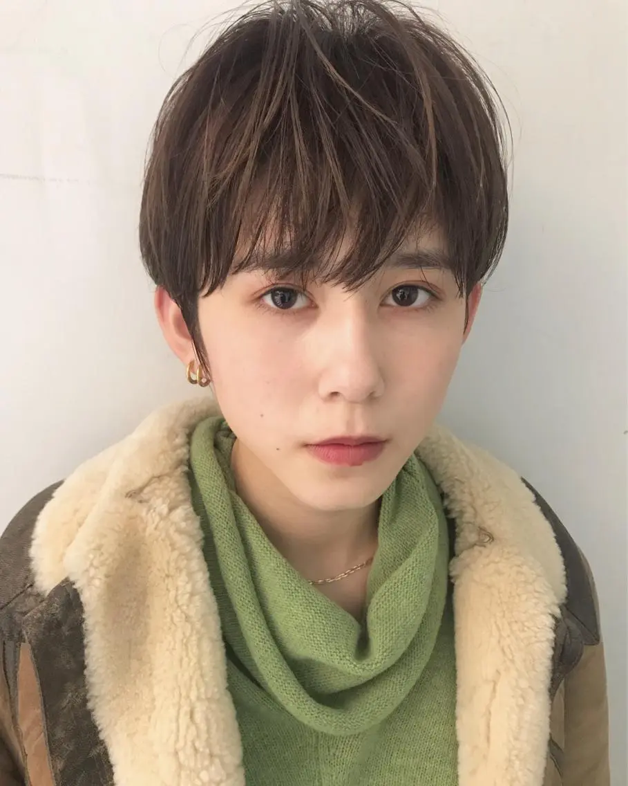 ショート カラー ベージュカラー ハイライトカラー ハイライト カット ヘアカラー トリートメント 🧼柴田 健太郎🧼のヘアスタイル