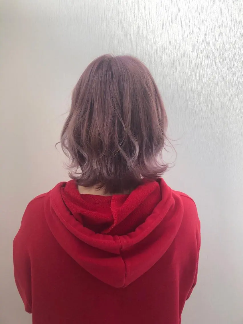ミディアム カラー ピンクカラー バイオレットカラー バイオレットピンク 白井 つづりのヘアスタイル