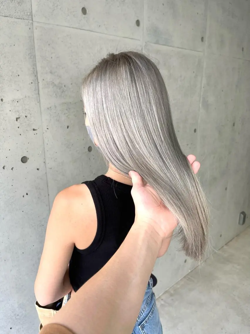 セミロング カラー シルバー ヘアカラー トリートメント ハイライト/ショート /ボブ/RYOHEIのヘアスタイル