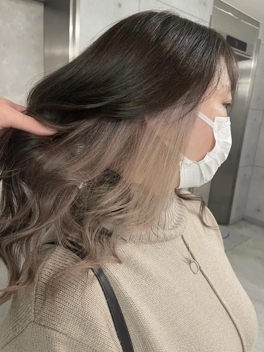 セミロング カラー ベージュカラー ブリーチ ケアブリーチ イルミナカラー ホワイトベージュ ヘアカラー トリートメント 福西 洋斗のヘアスタイル