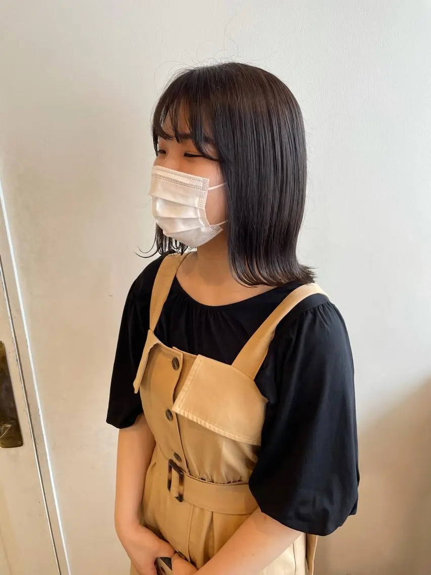 ミディアム カラー カット ヘアカラー トリートメント MIOベージュカラー 柔らかいカラーのヘアスタイル