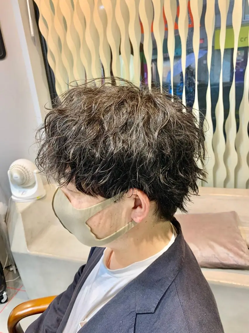 ショート パーマ メンズ 波巻きパーマ 【扱いやすいパーマ】 眞鍋拓己のヘアスタイル