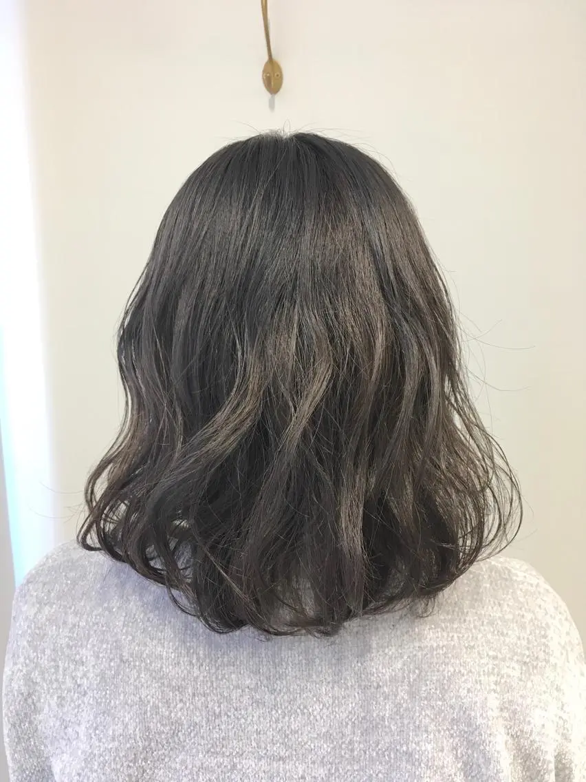 ミディアム カラー ダークグレー ダークグレージュ グレージュ ヘアカラー トリートメント ヘアセット yoshi ☆のヘアスタイル