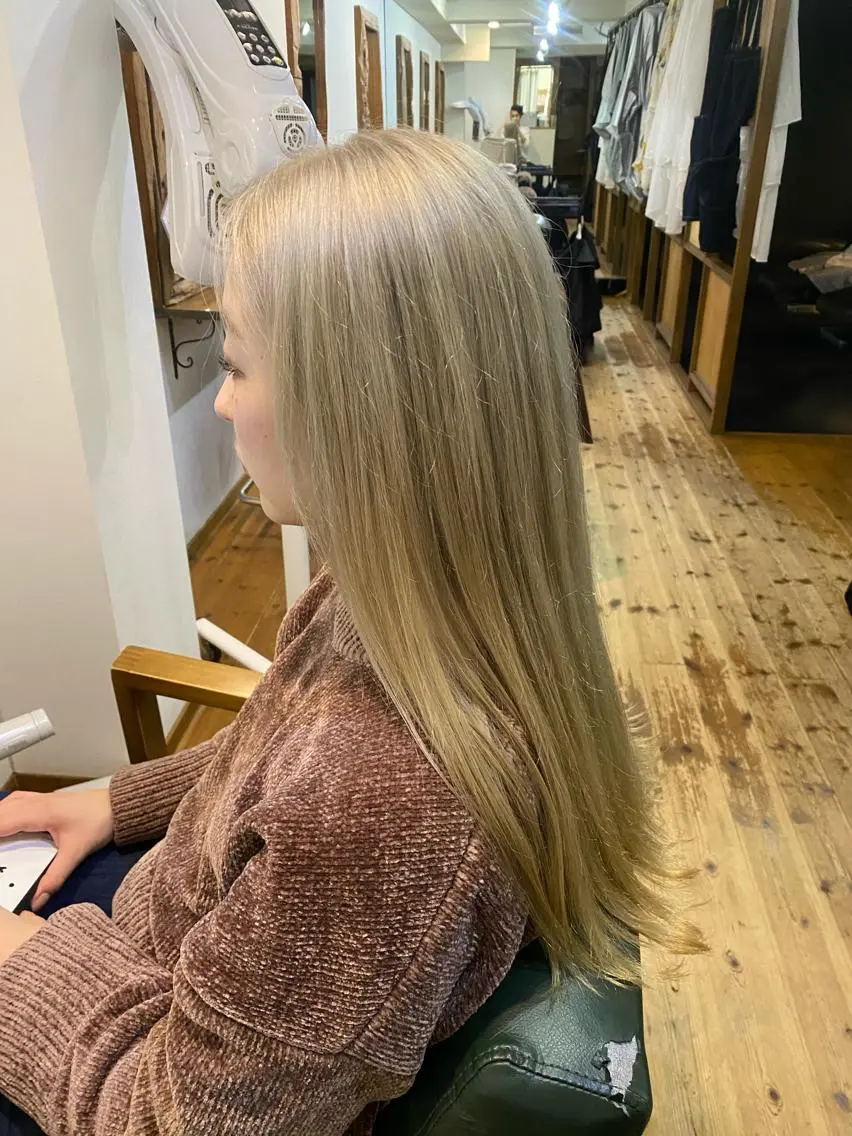 ロング カラー ブリーチ ハイトーンカラー 外国人風カラー かきあげバング 韓国風ヘア Riganuts王子 Hayato✂︎のヘアスタイル