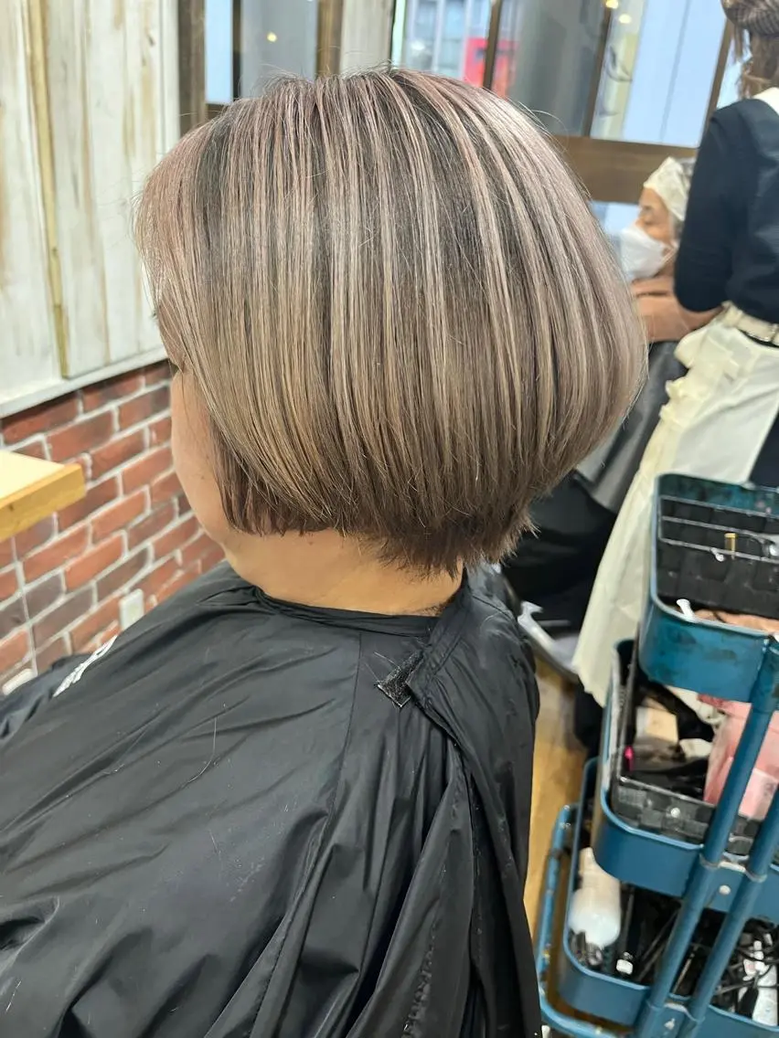 ショート 大久保寿高✨ なりたい色を叶える✨のヘアスタイル